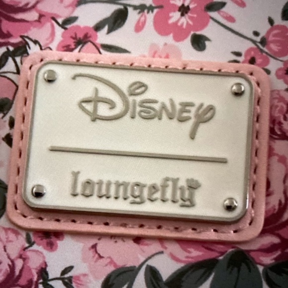 Loungefly - Picture 4 of 9